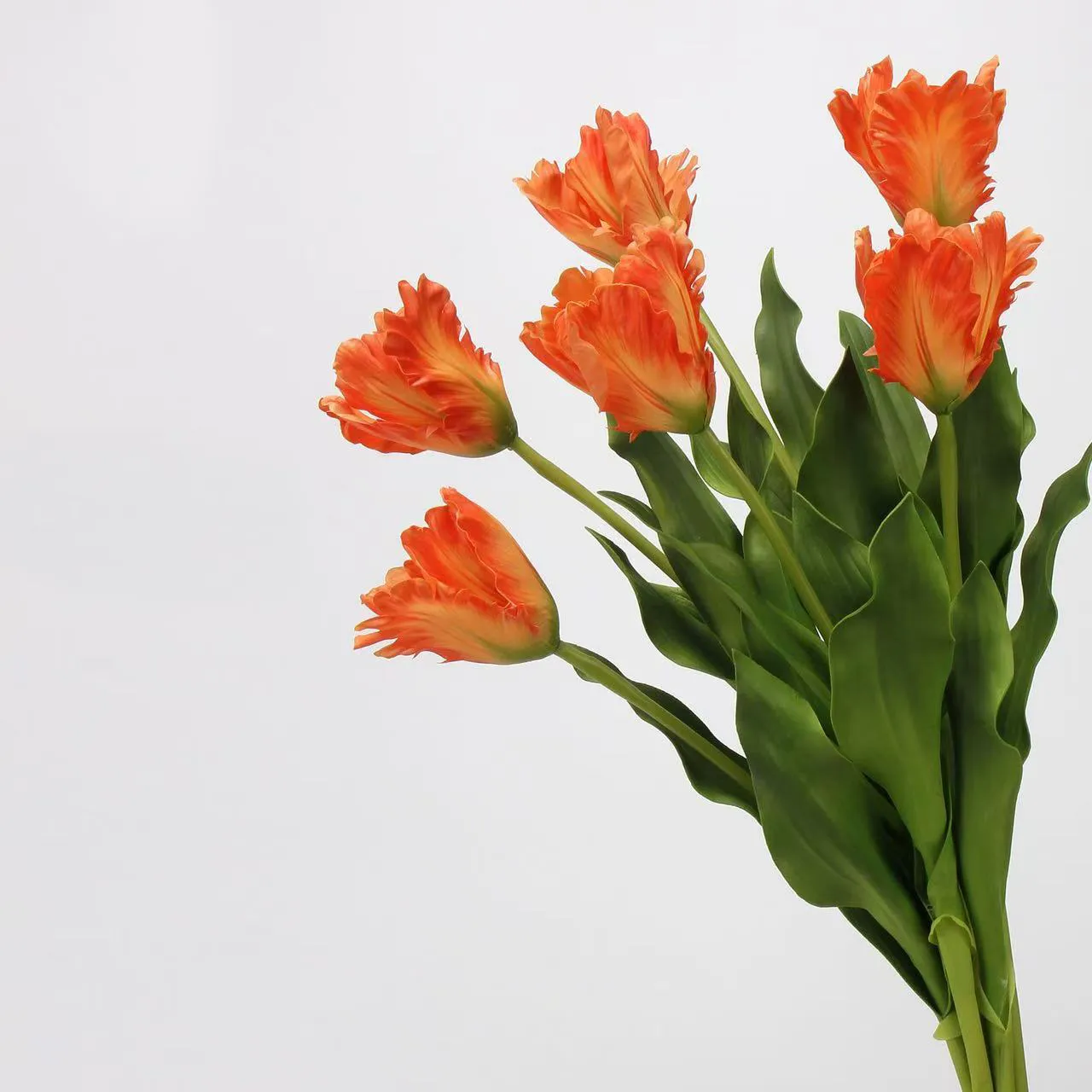 Solutions of silk flower arrangements for dining room table